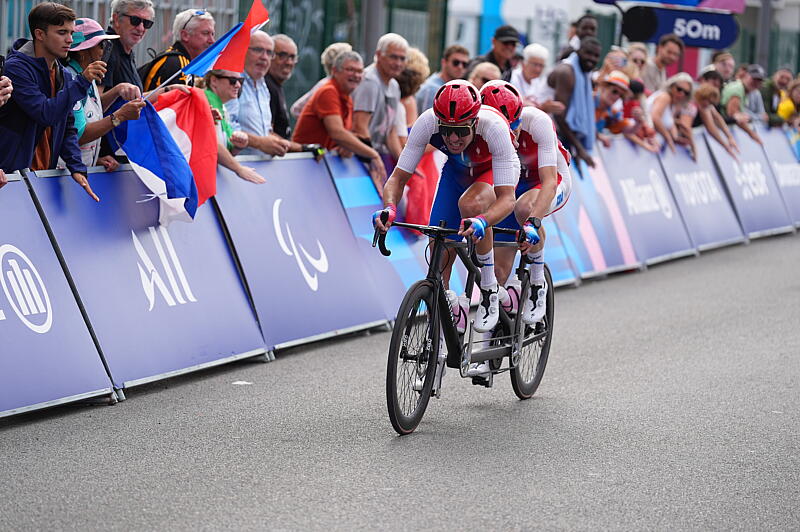 Alexandre Lloveras (para cyclisme), médaille de bronze en course en ligne B