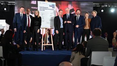 Assemblée générale du Comité d’Organisation des Jeux Olympiques et Paralympiques avec Marie Barsacq, Edgar Grospiron et Michel Barnier